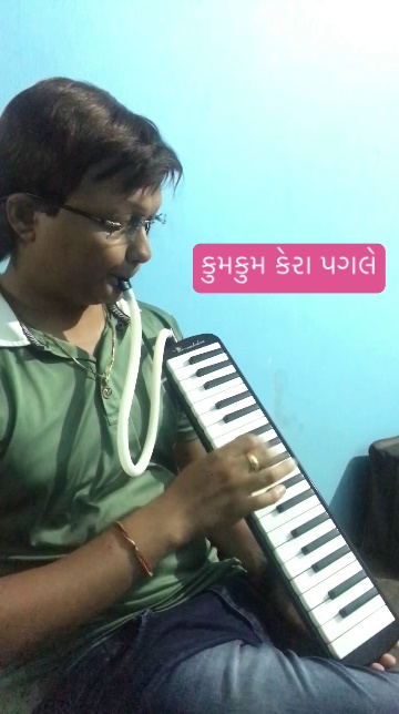 @mojindia @moj @mojlive #mojlive #garbo #mataji #melodica #piano #music #musiconmoj #love #trending #gujarati #foryou