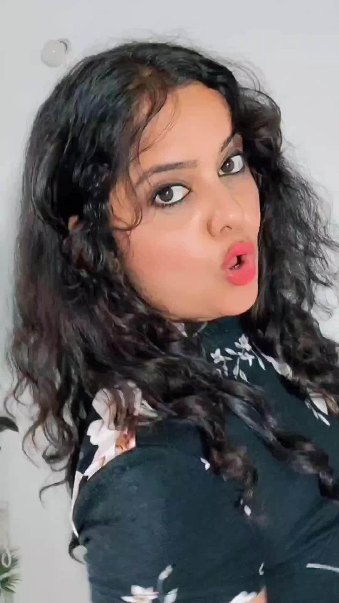 Ankhiyan Farebi shaitani hai
#takataktrending #viral #featureme #queenrajni